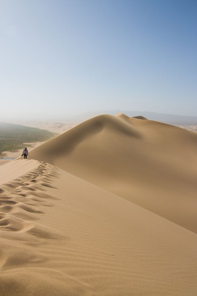 The Gobi Desert's Khongoryn Els